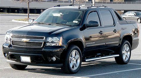 Research the 2002 Chevrolet Avalanche at Cars.com and fin