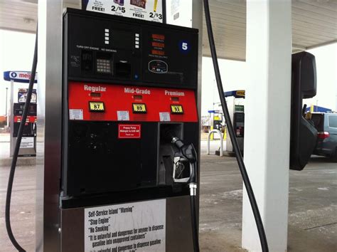 In Illinois, the average price for regular gas is $2.89 per gallon