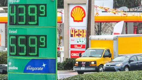 Today's best 10 gas stations with the che