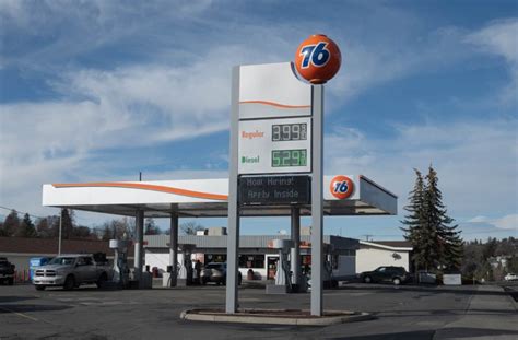 Safeway in Pullman, WA. Carries Regular, Midgrade, Premium, Diesel. Has C-Store, Pay At Pump, Air Pump. Check current gas prices and read customer reviews. Rated 4 out of 5 stars.. 
