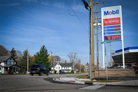 Gas prices rockford. Today's best 10 gas stations with the cheapest prices near you, in Grand Rapids, MI. GasBuddy provides the most ways to save money on fuel. 