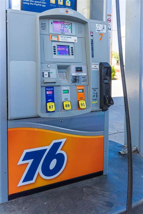 Gas station flagstaff az. Visit your neighborhood Safeway Express fuel center located at 1490 E Cedar Ave, Flagstaff, AZ, for a convenient, friendly and fast fueling experience! Use your earned Gas Rewards to save up to $1.00 per gallon, up to 25 gallons. 