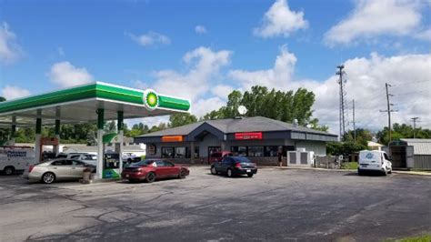 BP , Kwik Trip and Exxon Mobil are the largest gas stations in Wisconsin in 2024 based on the number of locations. BP has the most number of locations with 676 locations across 315 cities. Kwik Trip has 507 and Exxon Mobil has 283 locations in Wisconsin. These three together make 71.27% of the top 10 gas stations in Wisconsin.
