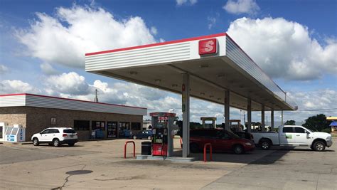 Gas station hammond indiana. 10953 S Indianapolis BlvdHammond, IN. Clark in Whiting, IN. Carries Regular, Midgrade, Premium. Has C-Store, Pay At Pump, Air Pump, Payphone, ATM. Check current gas prices and read customer reviews. Rated 4.1 out of 5 stars. 