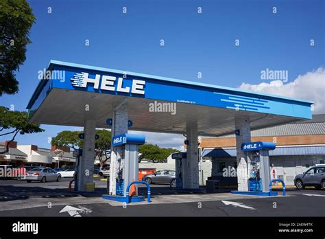 Gas station near kona airport. Answer 1 of 2: We will be renting a car in Kona. Should I be worried about finding a gas station close enough to the airport to refuel before we return it in Kona? I hate paying … 