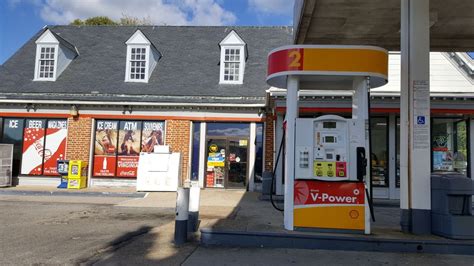 Shell Fuel in Williamsburg offers premium gasoline at unbeatable prices, 24 hours a day. Visitors can also enjoy our fully stocked convenience market with freshly prepared food and hot coffee. We're more than just a gas station!. 