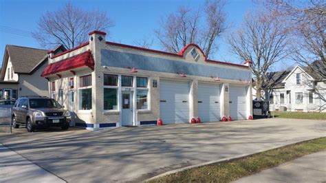 CEDAR RAPIDS NEIGHBORHOODS. Two historic gas stations at 1703 and 1711 B Avenue NW, The History Center clipping files. These are significant historic gas station structures built in the 1930's. These are unique in that both adjacent structures have survived. Although the official Lincoln Highway route was a block away, along Johnson Avenue NW .... 
