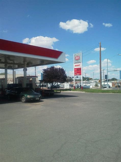 Today's best gas stations with the cheapest prices near y