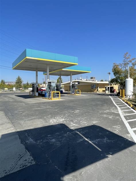 Gas Station Near Me in Oroville, CA. Valero. 1408 Oro Da