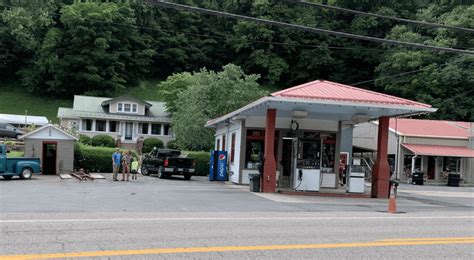 Gas stations in wv. Today's best 10 gas stations with the cheapest prices near you, in Point Pleasant, WV. GasBuddy provides the most ways to save money on fuel. 