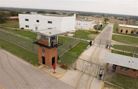Gatesville correctional facility. Texas Department of Criminal Justice | PO Box 99 | Huntsville, Texas 77342-0099 | (936) 295-6371 