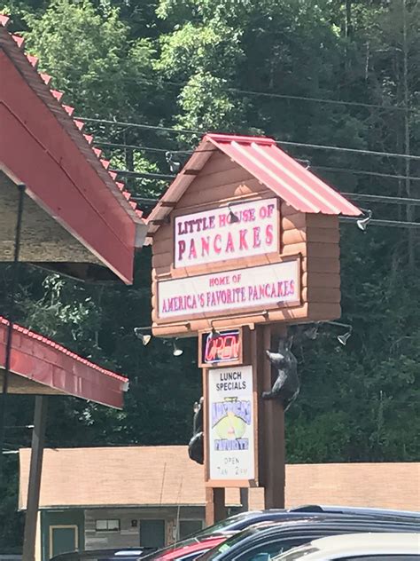 Gatlinburg $59 specials. Here are the current list of coupon and discount guides: Pigeon Forge cabin deals. Pigeon Forge hotel coupons. Pigeon Forge attraction coupons. Pigeon Forge restaurant coupons. Hatfield and McCoy Dinner Show Coupons and Discount Tickets. Comedy Barn coupons. 