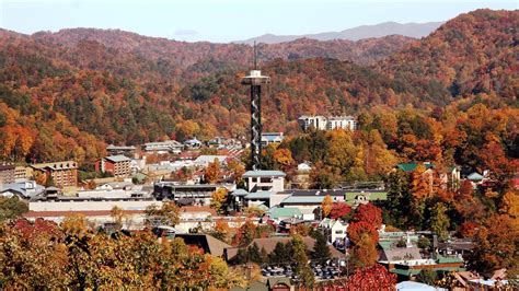 Oct 9, 2022 · Updated: Oct 10, 2022 / 12:48 AM EDT. GATLINBURG, Tenn. (WATE) — Gatlinburg firefighters are actively working on hot spots following the major fire at a downtown restaurant. The parkway will ... . 