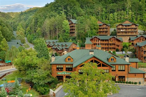 Gatlinburg accommodations, Smoky Mountain bed and