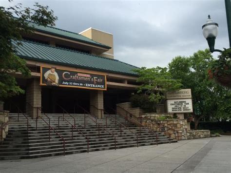 Gatlinburg conference center. Hosted by Lorraine Jordan & Carolina Road, attendees will enjoy 4 days of traditional Bluegrass music and classic country. Admission: $30 - $40. Days/­Hours Open: Thu 4pm-10pm, Fri 11am-10pm, Sat 11am-10pm. Address: 920 Parkway, Gatlinburg, TN 37738. Entertainment: 1 stage - N,R,L Entertainment: AM BG CR CY FK GP. 