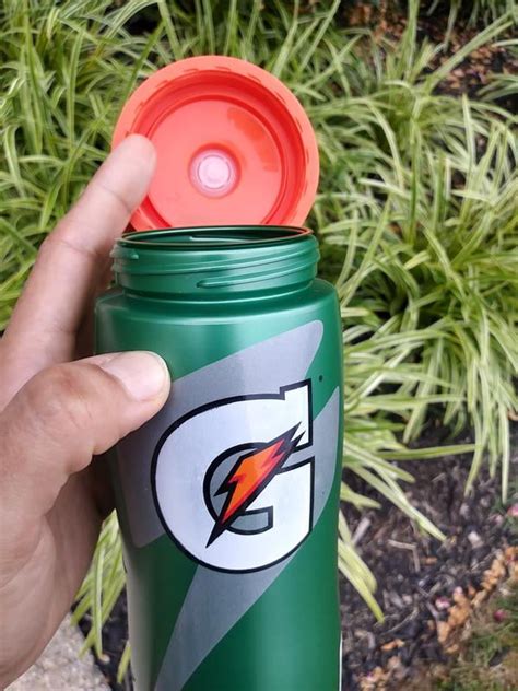 Safe Material - These water bottle replacement parts for 30oz Gatorade Gx refillable squeeze bottle are made of high-quality silicone, BPA-free, without odor, food grade and durable for daily use. Easy to clean by water. Package Content - You will receive 4* lid gasket replacement for gatorade water bottle gx.
