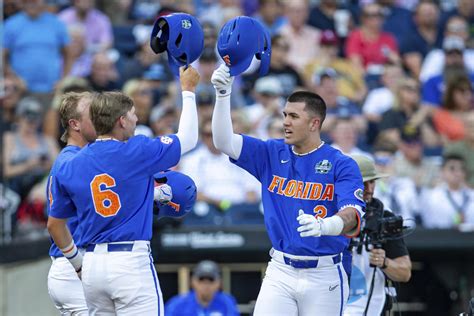 Gators take control of their College World Series bracket with a 5-4 win over pesky Oral Roberts