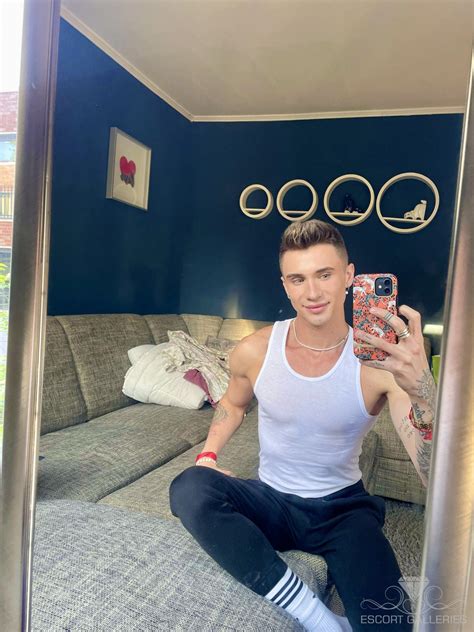 Gay Escort in breckerfeld - High-Class Escort