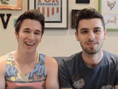 Gay Guy Helps Straight Boy Bottom for First Time