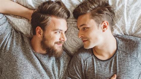 Gay men having sec. Who it's for: Grindr is a popular gay dating app for hookups and casual encounters. It's mostly for gay men who are looking to get laid within the hour (so, an alternative to Tinder). Although bi ... 