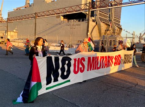 Gaza peace activists chain themselves to ladder on ship at Oakland port