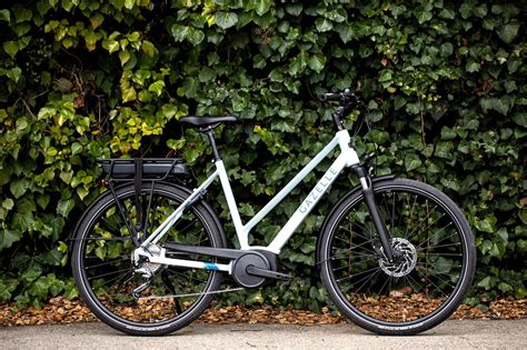Gazelle electric bike. The Gazelle Ultimate T10 is a top-of-the-range trekking e-bike, refined down to the last detail. The first-class groupset, including Shimano Deore, Bosch ... 