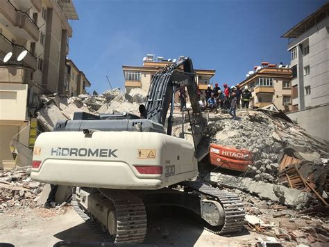 Gaziantep’te 6 katlı bina, yıkım esnasında çöktü