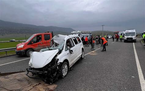 Gaziantep’te hafif ticari araç ile kamyonet çarpıştı: 3 yaralı