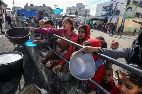 Gazze''de açlık riski: ''Hayvan yemini öğütüp un yapıyoruz''