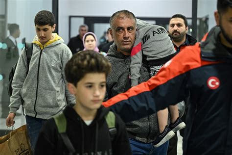 Gazze’den tahliye edilen Türk vatandaşları İstanbul’a geldi