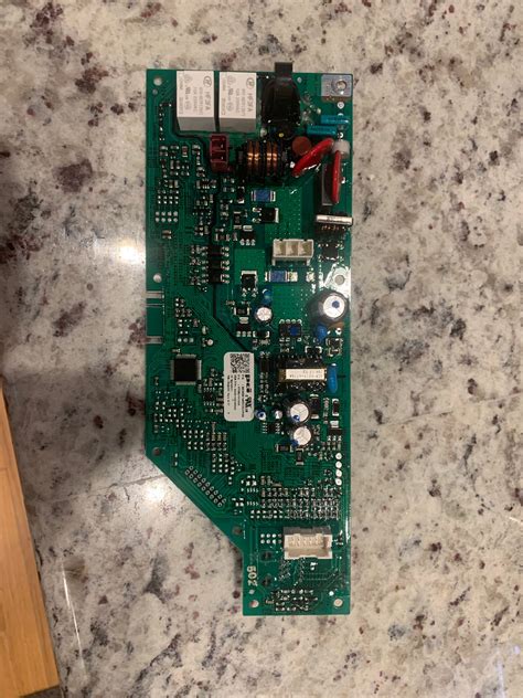 Gdt695ssj2ss. Aug 1, 2021 · In this video, I demostrate how to troubleshoot a dead user interface on a GE dishwasher, Model GDT695SMJ2ES. To watch my tutorial on replacing the user int... 