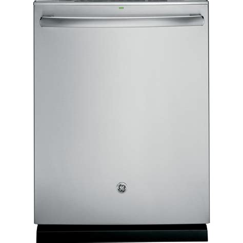 The GE Adora dishwasher has features designed to clean dishes with a water system that includes three direct feed spray arms, six wash cycles and dual pumps. If the dishwasher is not draining, the dishwasher likely has a clog. The clog may be present in the dishwasher pump or impeller as well as the water or drain hose.. 