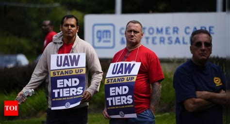 General Motors raises offer to autoworkers union ahead of UAW bargaining update