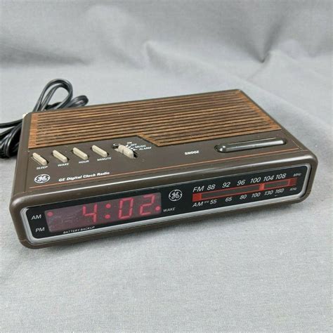 General Electric Alarm Clock Radio 7-4636B AM/FM