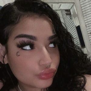 Geneva Ayala was initially dating her high school boyfriend whom she had a misunderstanding leading to her inappropriate photo being posted on Twitter without her consent. XXXTentacion saw the picture and change Geneva Ayala’s boyfriend that they should fight at a Coral Spring movie theatre in Florida in November 2014 but the …. 