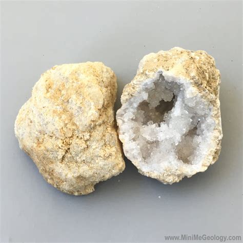 Geodes are found throughout the world. The most robust areas are located in deserts. Common Geode sites are regions consisting of Limestone or volcanic ash beds. The western part of the United States offers many conveniently available Geode gathering sites. Arizona, California, Nevada, Utah, and Iowa have hefty quantities of Geodes.. 