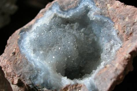 Geodes in maine. Geodes found in Brazilian quarries host soapstone and several kinds of quartz, while geodes from central Spain are filled with gold-laced hematite (the stone they use to make that magnetic jewelry ). Many of these minerals, in addition to others including dolomite, calcite, and “ fool’s gold ,” have been found among the geodes in America ... 