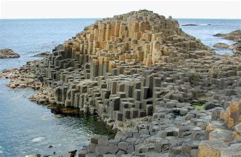 Geology Of The Giants Causeway - Giant