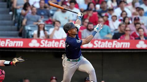 George Kirby, Julio Rodríguez power Mariners past Angels 3-2 for their 4th straight victory