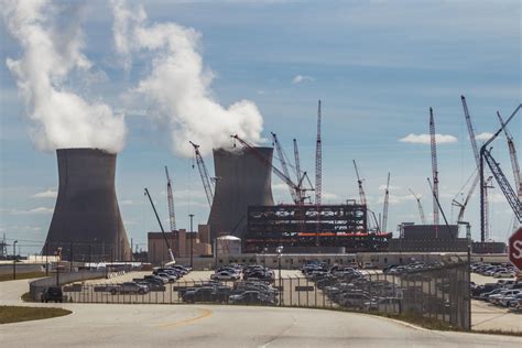 Georgia nuclear plant can start loading fuel into second new reactor, feds say