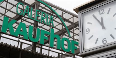 German department store chain seen shutting 40% of outlets