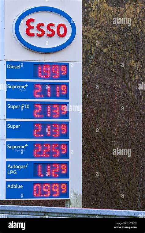 Germany gas prices. Jun 23, 2022 · Germany has taken a step closer to gas rationing after a drop in supplies from Russia. ... "Higher prices in Europe will mean UK gas prices rise too as gas users compete for the same limited ... 