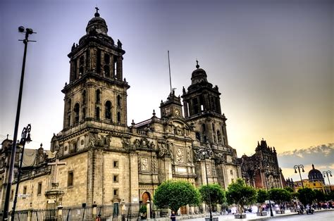 Gerónimo de balbás en la catedral de méxico. - Up color guide to freight and passenger equipment.