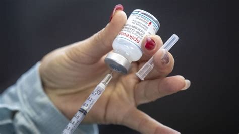 Get another COVID-19 booster in the fall, Canada’s immunization panel recommends