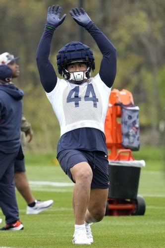 Get to know Noah Sewell: Q&A with the new Chicago Bears linebacker’s college coordinator