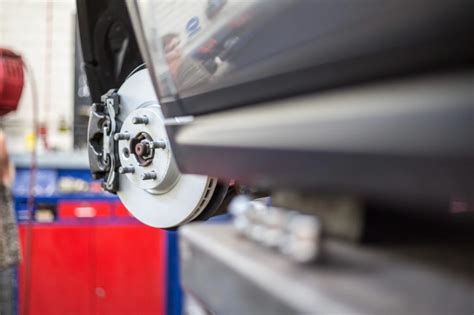 The Length of Your Brake Service. Brake service alone can be as quick as 15 minutes or as long as 8 hours, depending on what kind of fix you need and the overall condition of your car. If your car is receiving other services at the same time, like a tire rotation, that can make the service take longer. Generally, you can expect to pick your …