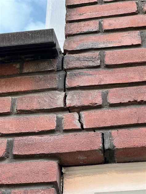 Gevel controleren op scheuren