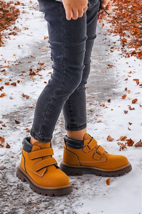 Gezer Çocuk Botlar ve Modelleri. 