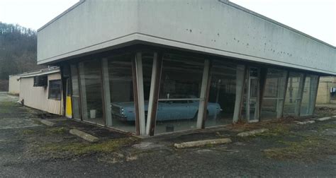 Ghost car dealerships. Oct 18, 2023 · This showroom has been inactive since the mid-1980s. Oct 18, 2023 at 7:29am ET. By: Angel Sergeev. The 1980s were great for Ford in Europe. The brand had strong sellers like the Fiesta and the ... 