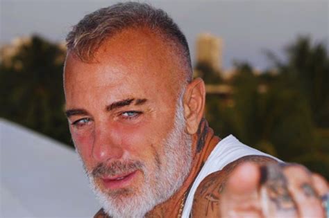 Gianluca Vacchi Profiles Facebook.